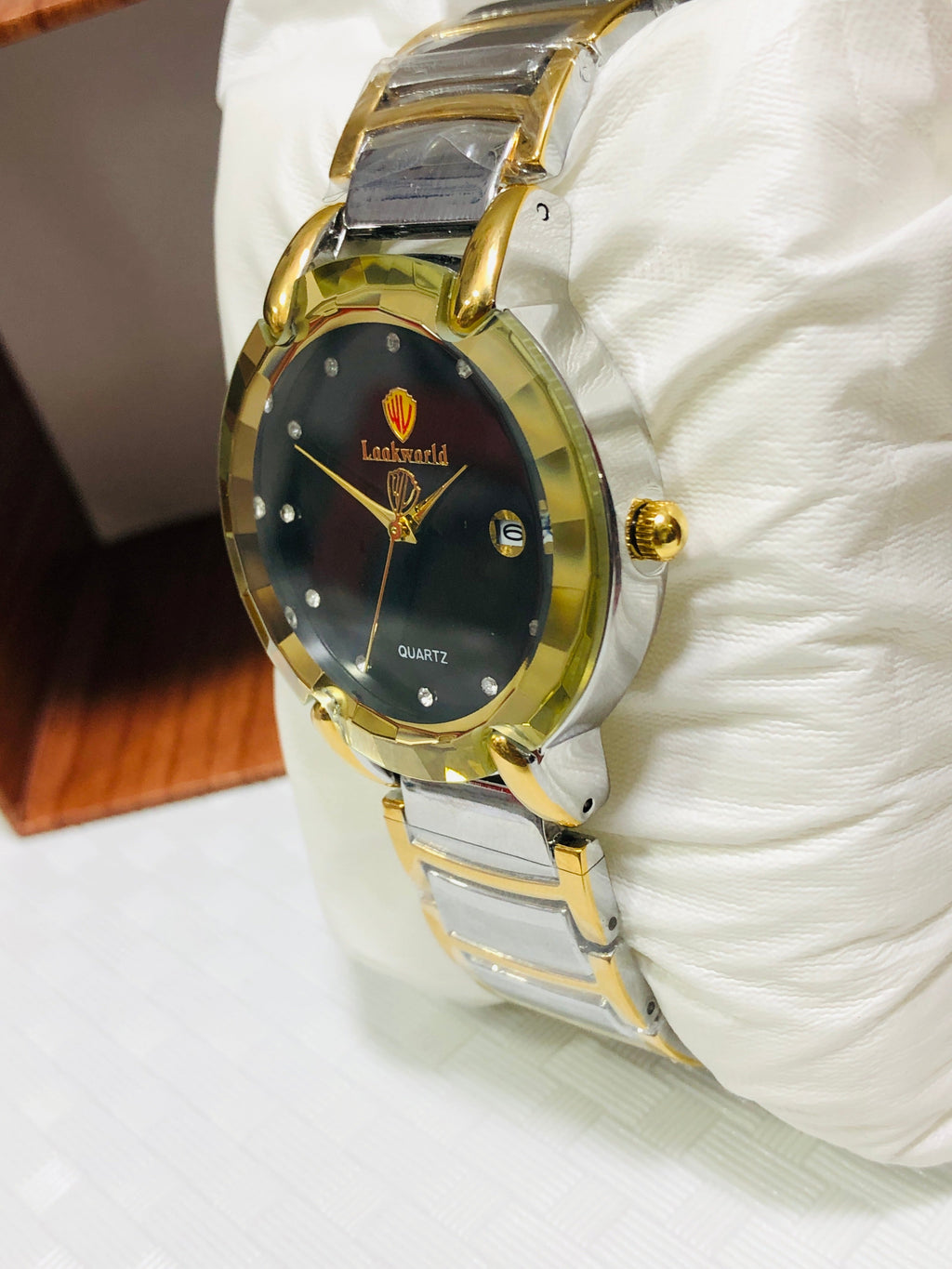 DIAMOND GLASS WATCH ORIGNAL