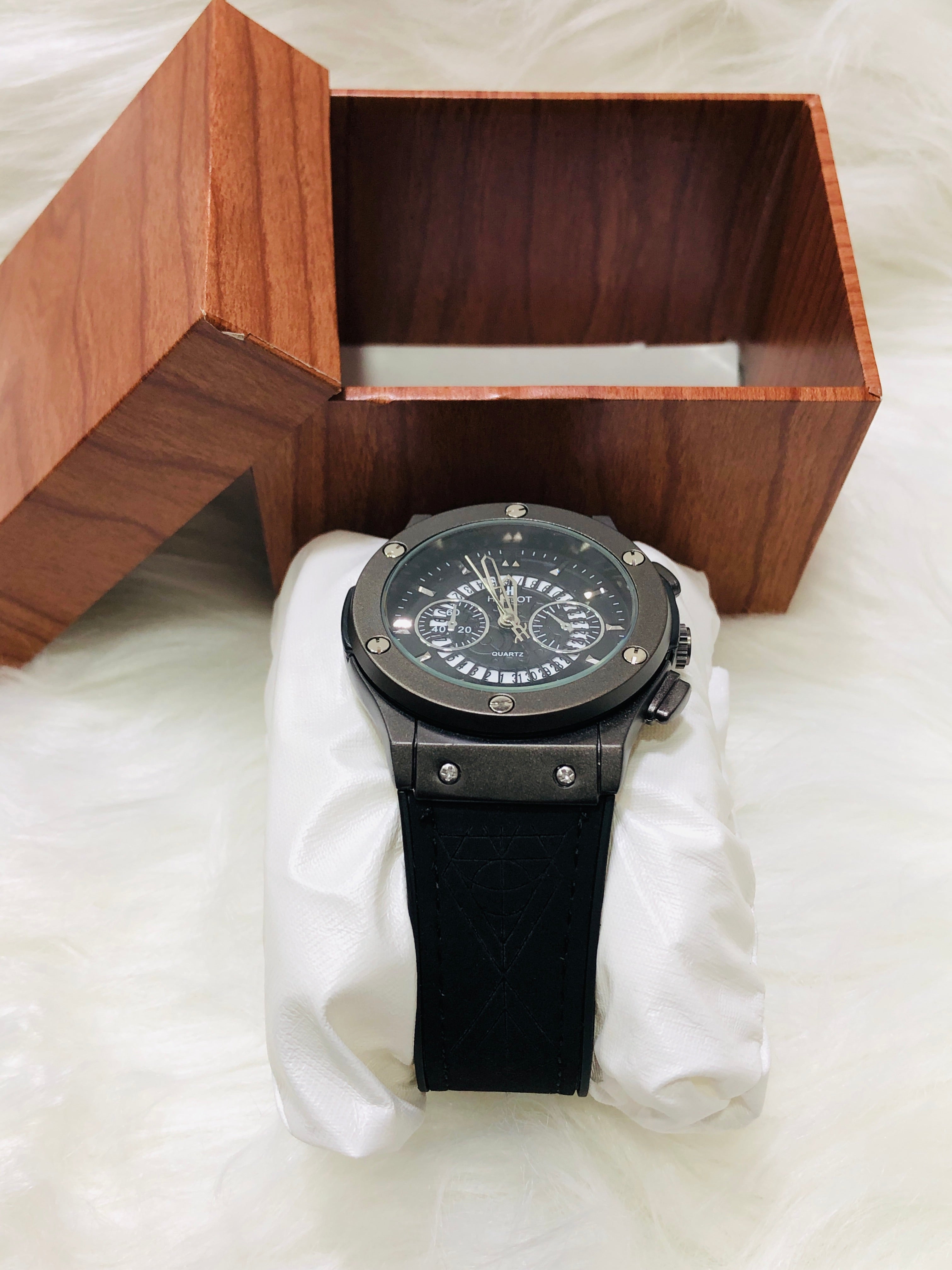 Hublot Strap Date Watch