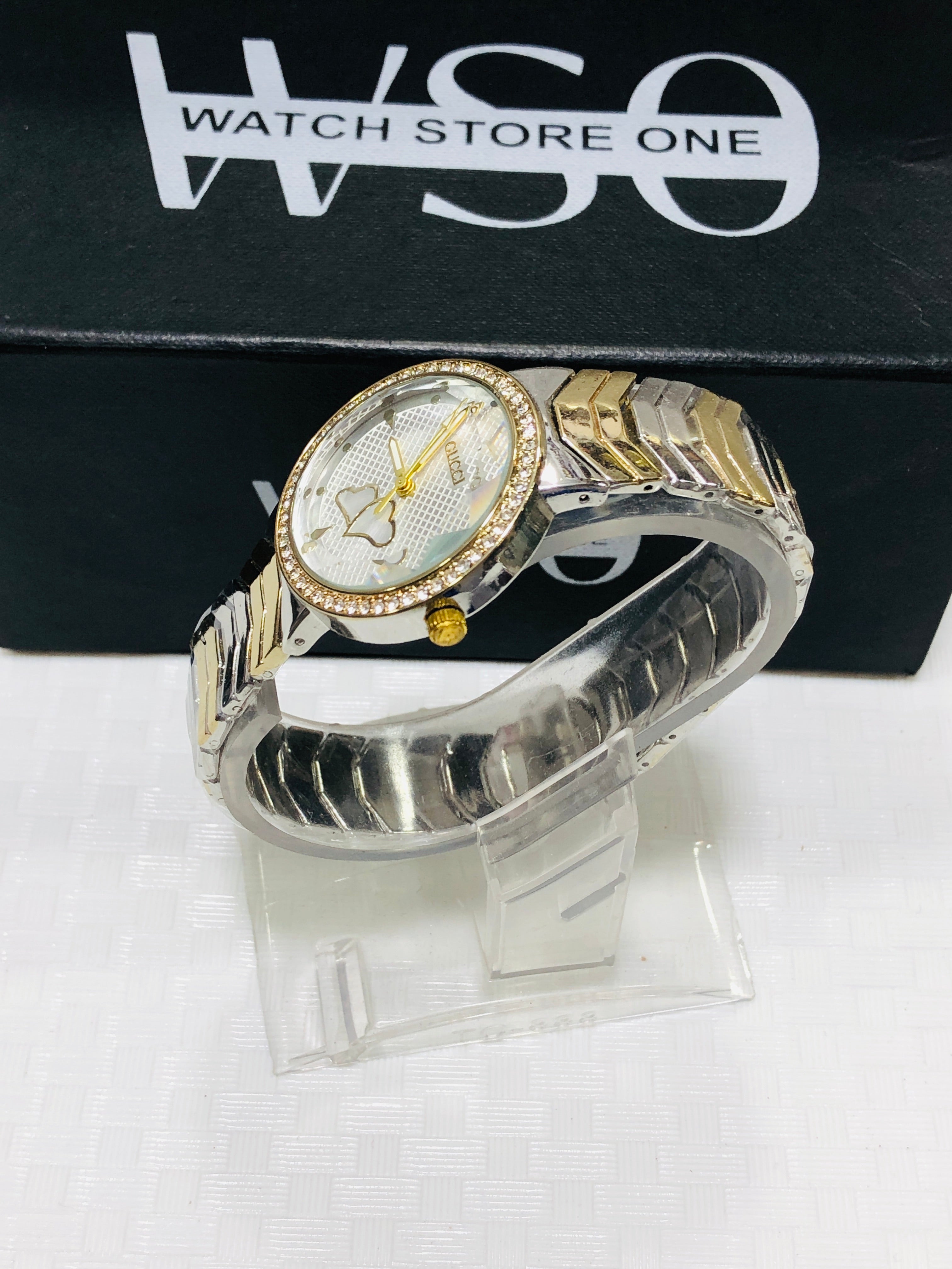 Gucci women totone white watch