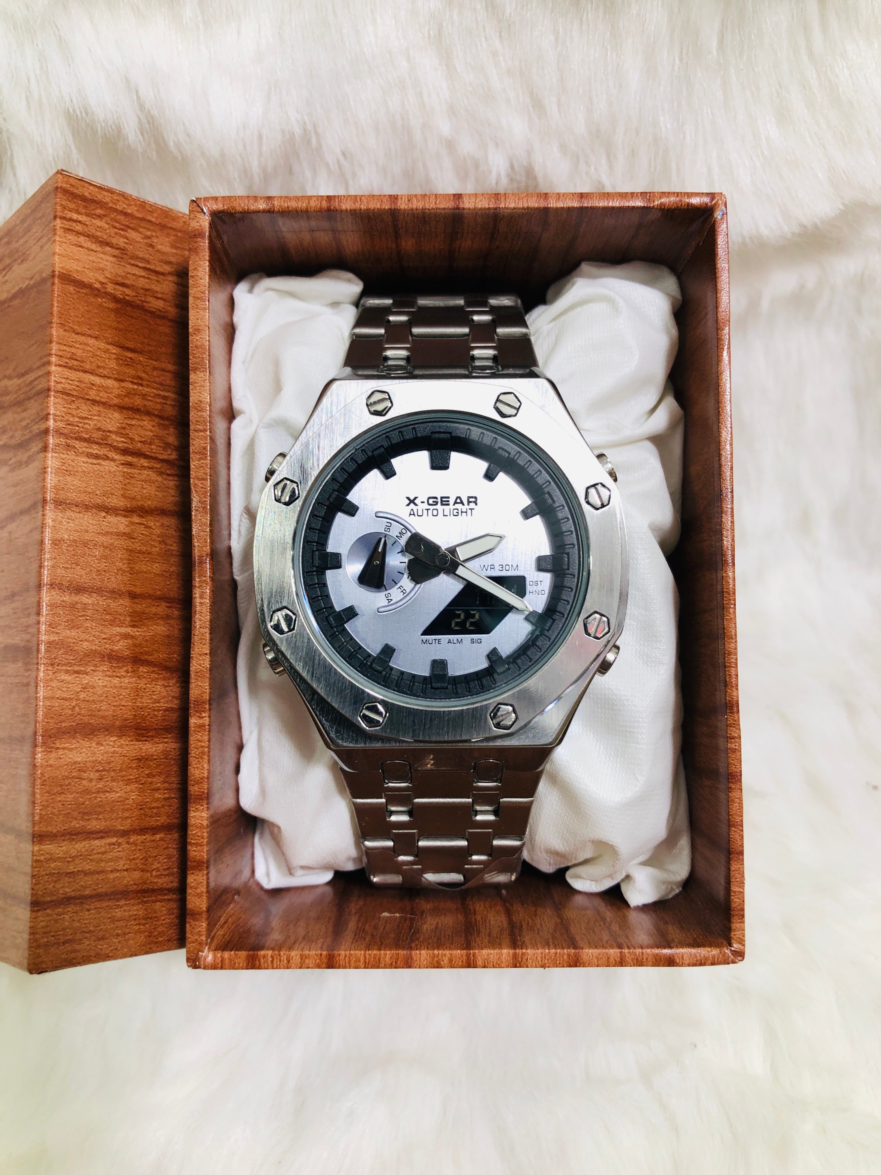 XGEAR WORLD TIME WATCH-XG2232