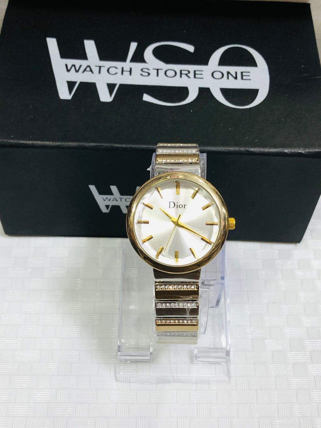 Dior Female watch tt gold white