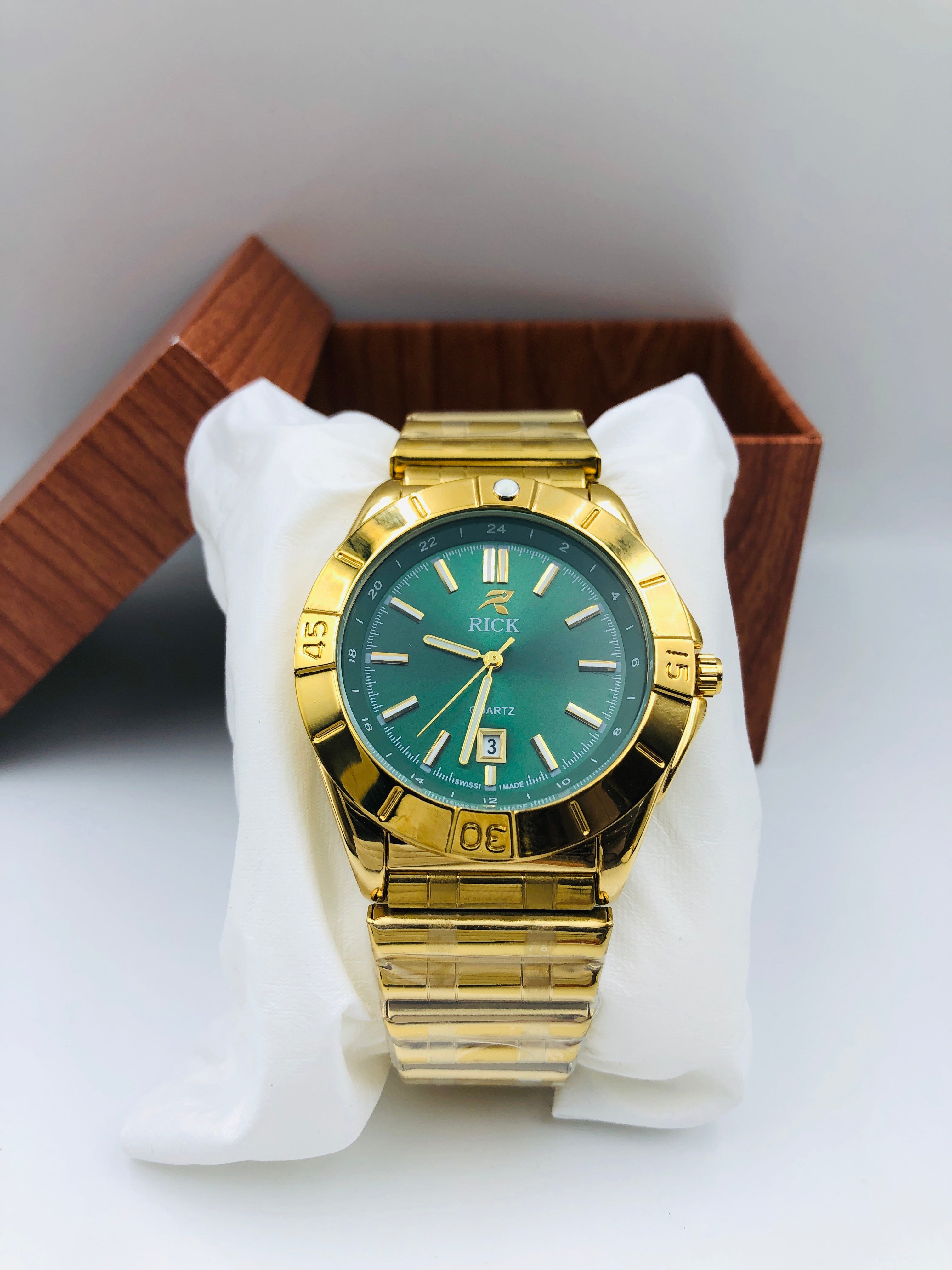 Rick Quartz Watch - Article #968 - Golden - Green Dial
